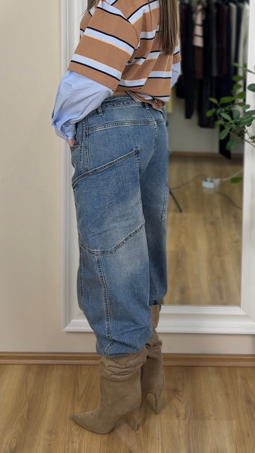 Jeans balloon con tasche grandi.