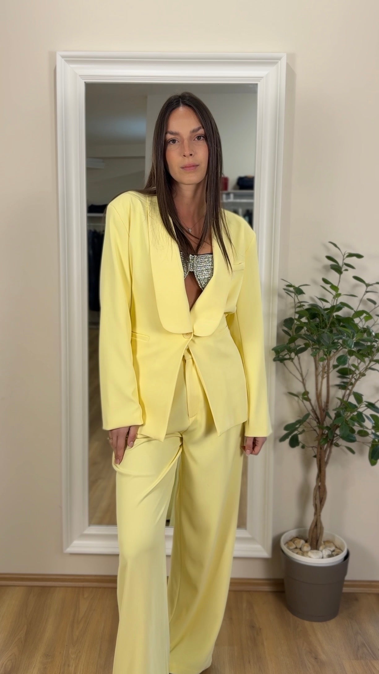 Completo giacca-pantalone giallo-Lumina.