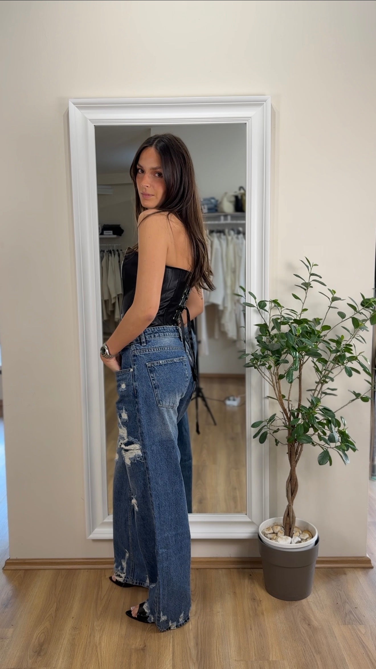 Jeans con strappi.