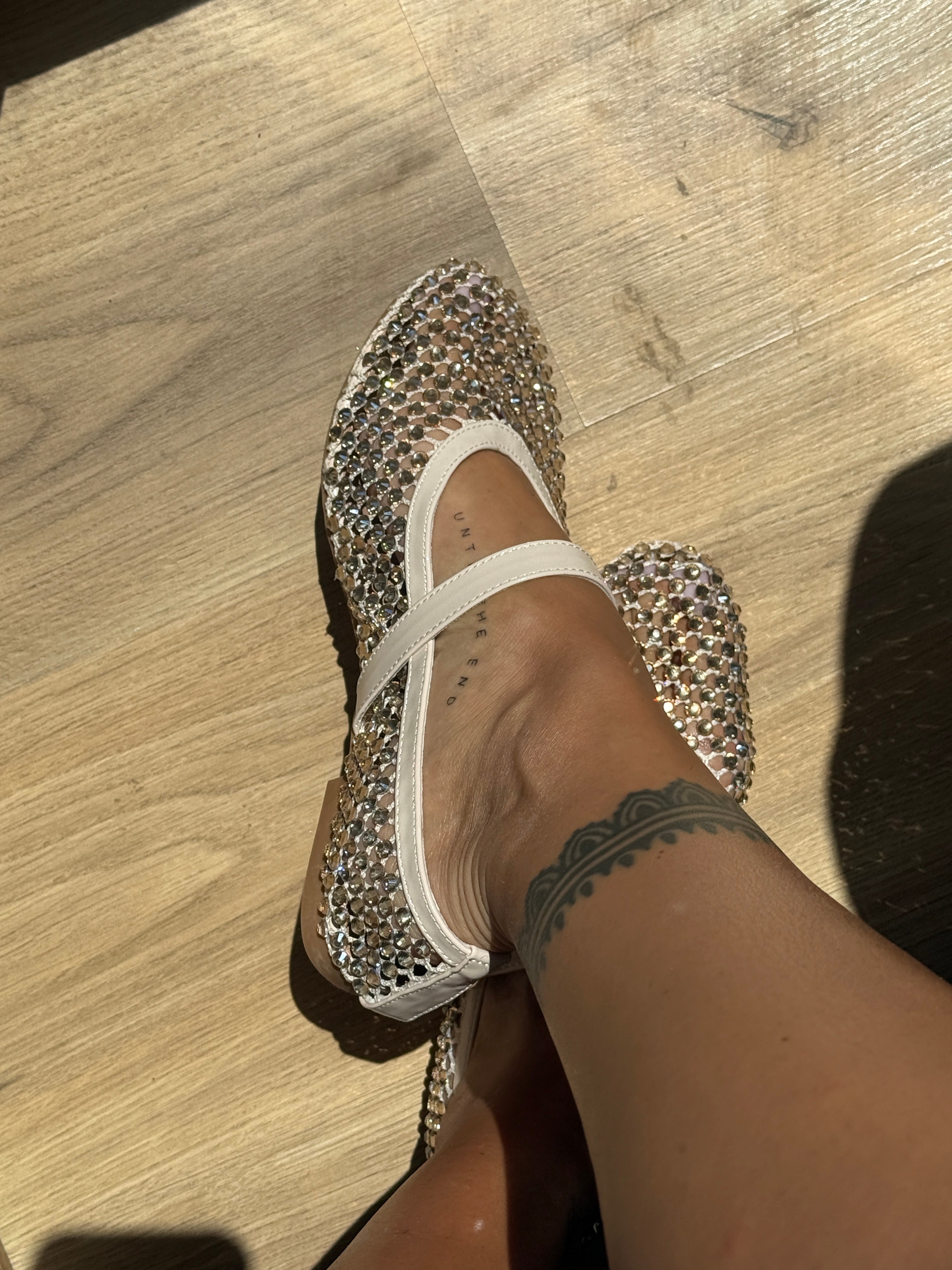 Ballerina con strass a rete.